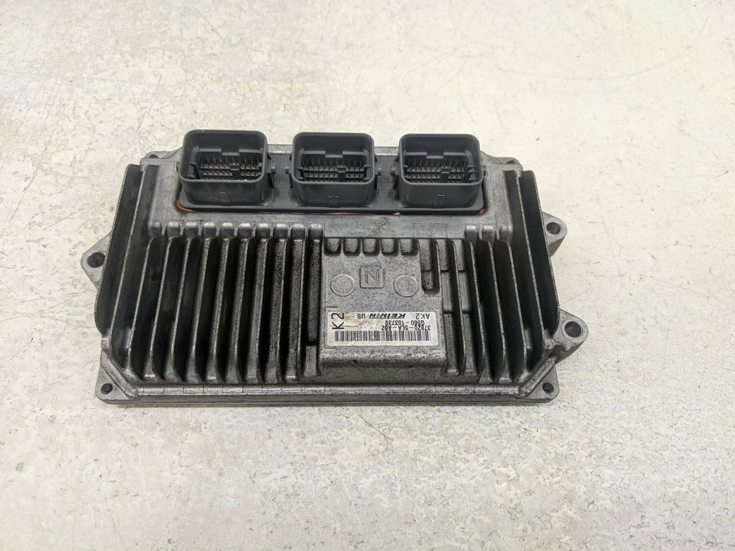 2015 Honda Cr-V PCM Engine Control Computer ECU ECM PCU OEM P/N:37820-5LA-A63 37820-5LA-A62 Fits OEM Used Auto Parts - Oemus