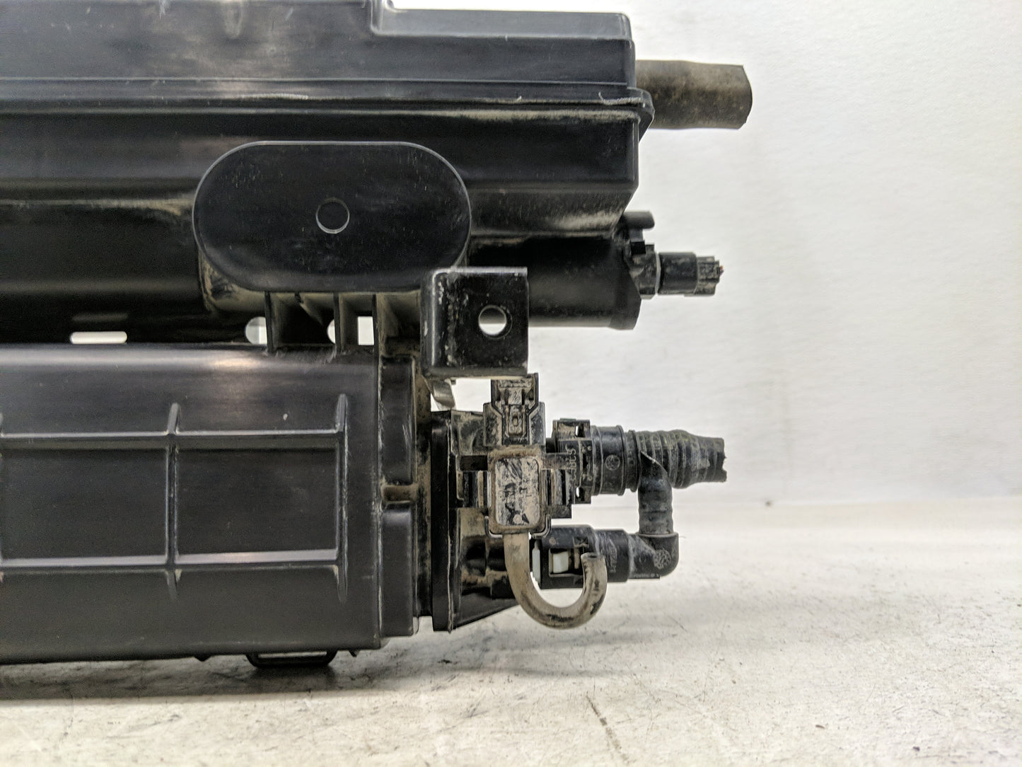2015 Honda Cr-v Fuel Vapor Charcoal Canister - Oemusedautoparts1.com