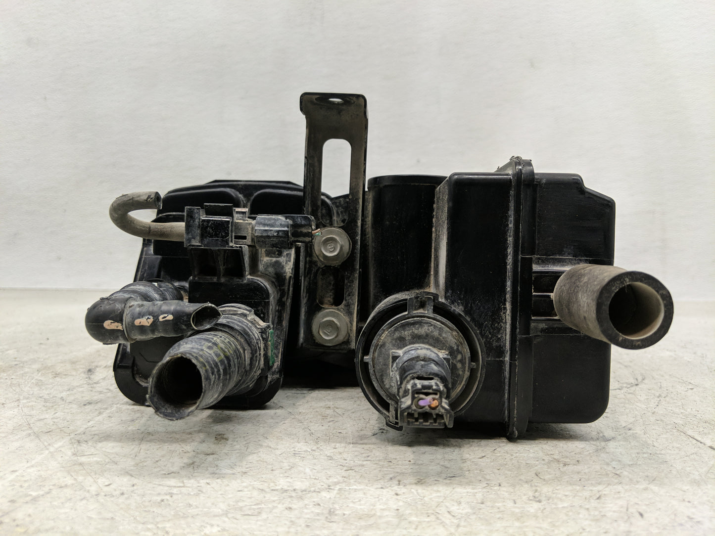 2015 Honda Cr-v Fuel Vapor Charcoal Canister - Oemusedautoparts1.com