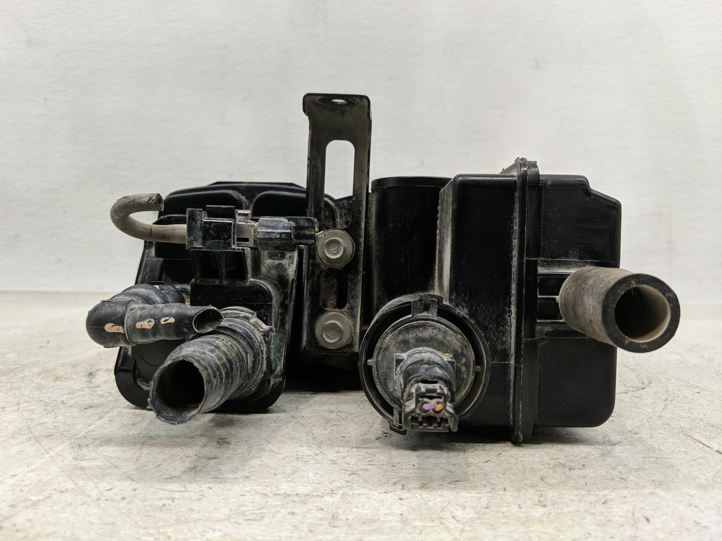 2015 Honda Cr-v Fuel Vapor Charcoal Canister 1357817 - Oemusedautoparts1.com