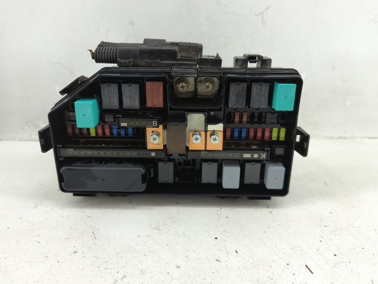 2015-2016 Honda Cr-V Fusebox Fuse Box Panel Relay Module P/N:T1W A010 Fits Fits 2015 2016 OEM Used Auto Parts - Oemusedautop