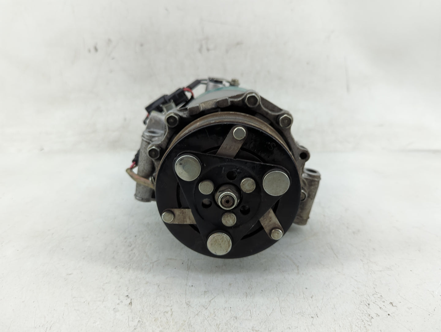 2015-2016 Honda Cr-v Air Conditioning A/c Ac Compressor Oem - Oemusedautoparts1.com