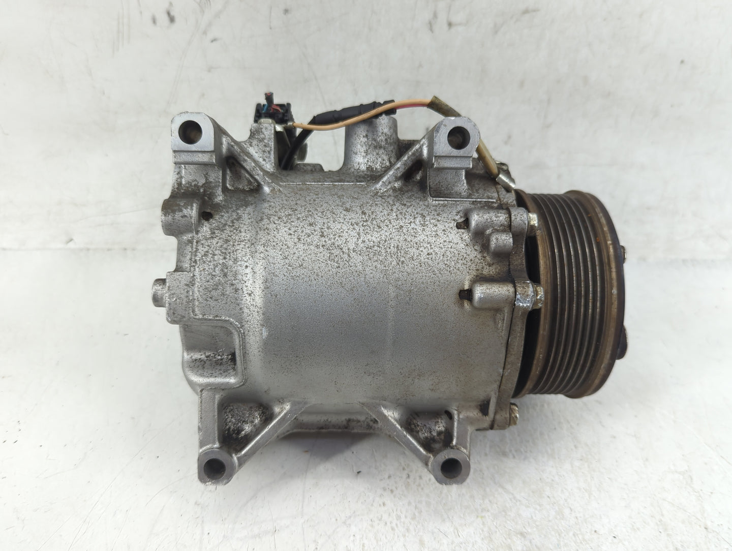 2015-2016 Honda Cr-v Air Conditioning A/c Ac Compressor Oem - Oemusedautoparts1.com