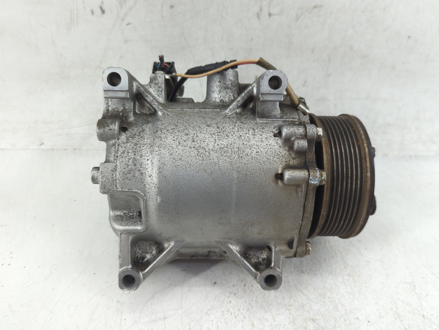 2015-2016 Honda Cr-v Air Conditioning A/c Ac Compressor Oem - Oemusedautoparts1.com