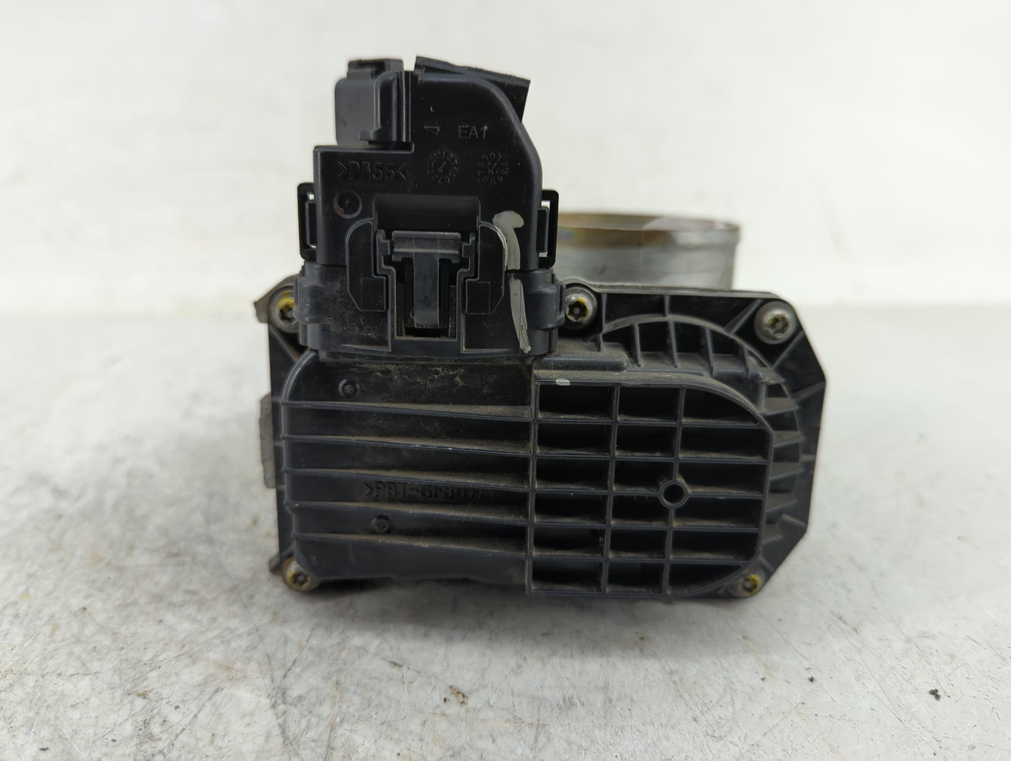 2015-2019 Honda Cr-V Throttle Body Fits Fits 2013 2014 2015 2016 2017 2018 2019 2020 2021 2022 OEM Used Auto Parts - Oemused