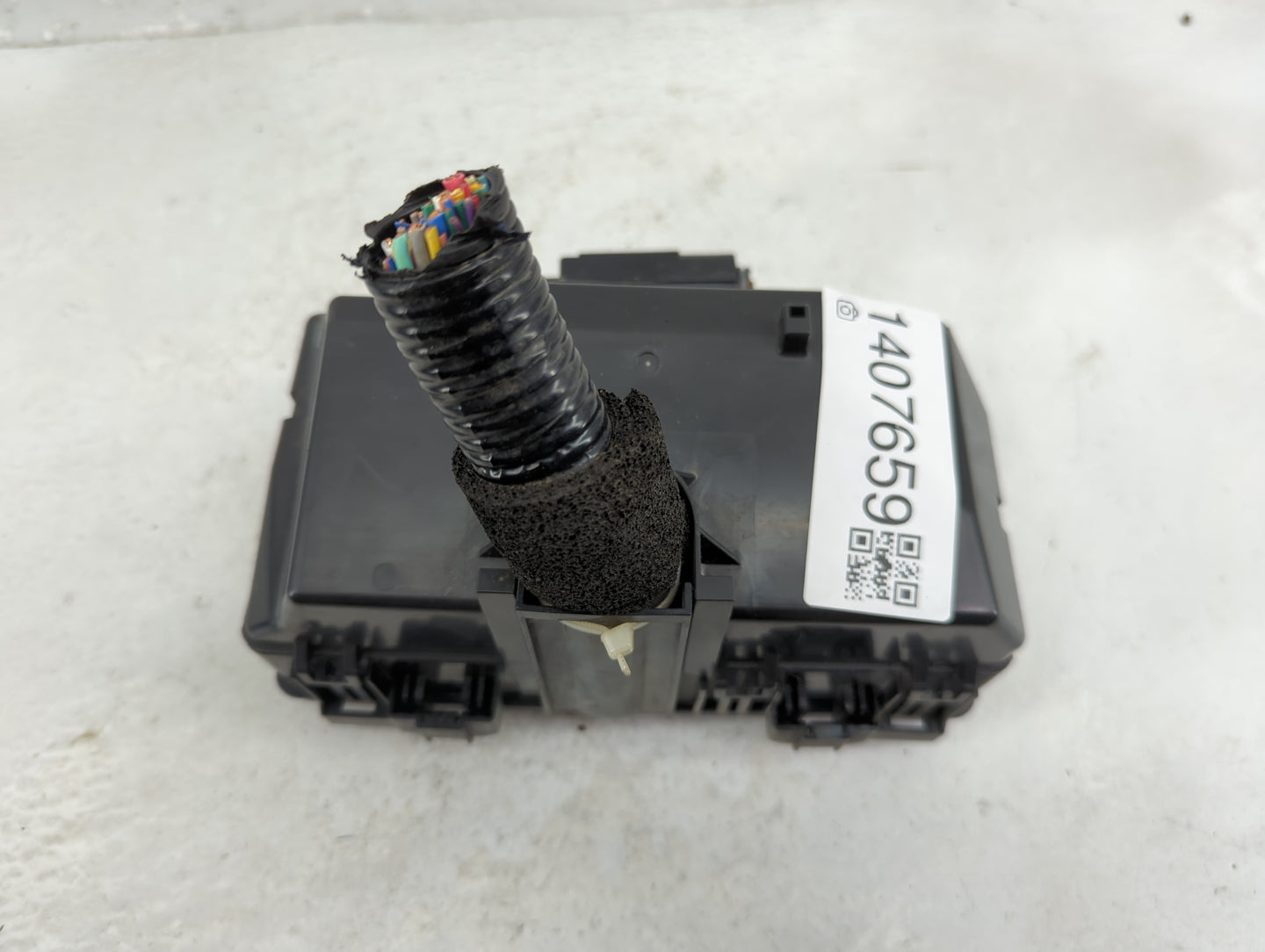 2015-2016 Honda Cr-V Fusebox Fuse Box Panel Relay Module Fits Fits 2015 2016 OEM Used Auto Parts - Oemusedautoparts1.com