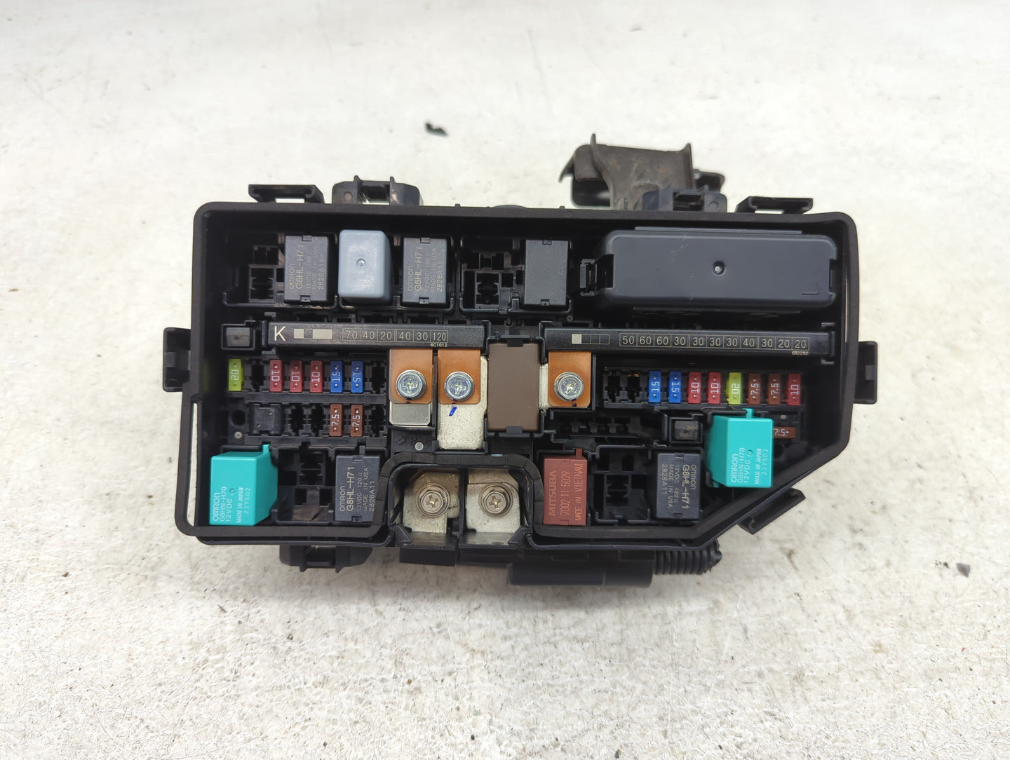 2015-2016 Honda Cr-V Fusebox Fuse Box Panel Relay Module P/N:T1W A010 Fits Fits 2015 2016 OEM Used Auto Parts - Oemusedautop