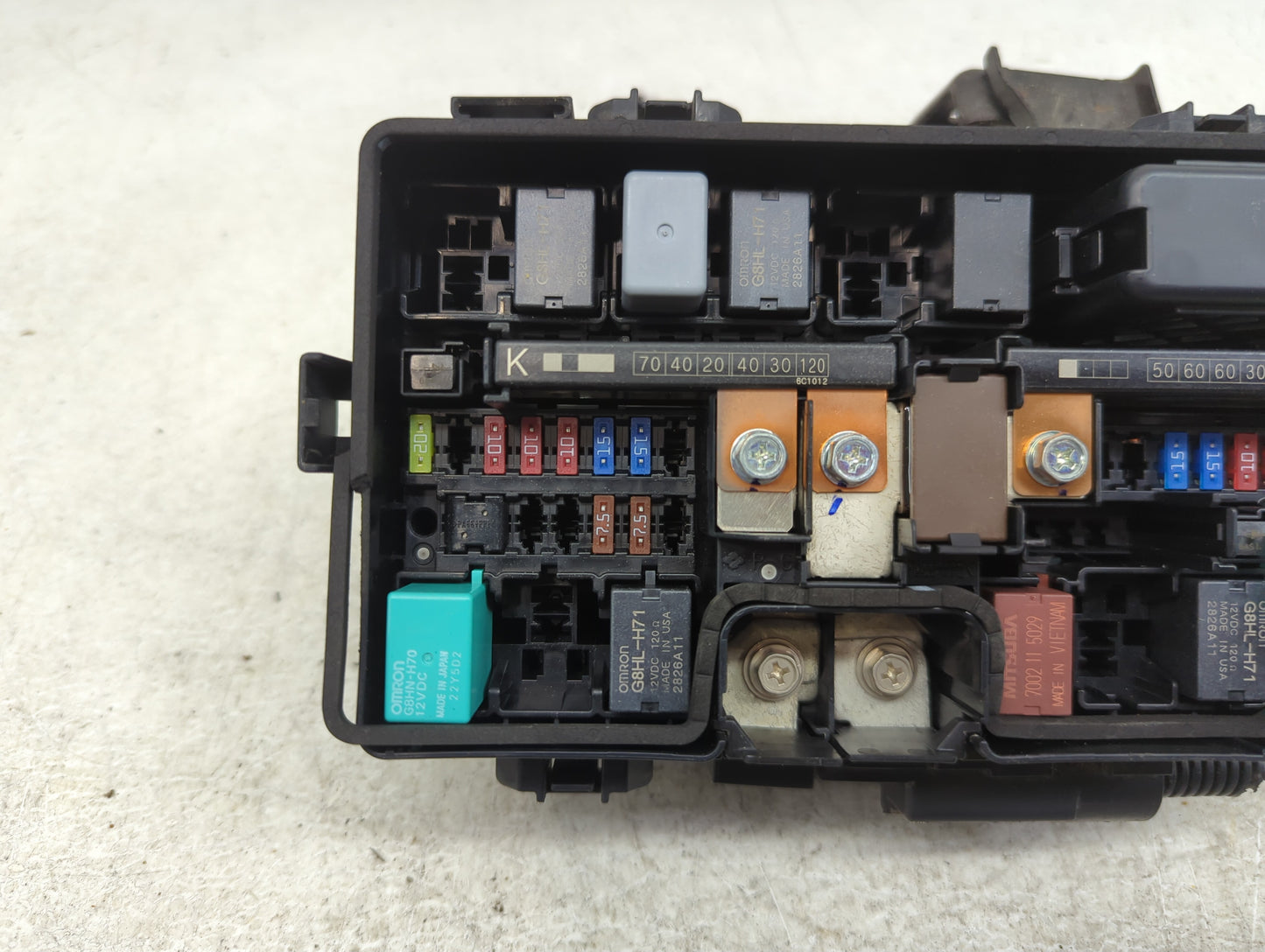2015-2016 Honda Cr-V Fusebox Fuse Box Panel Relay Module P/N:T1W A010 Fits Fits 2015 2016 OEM Used Auto Parts - Oemusedautop