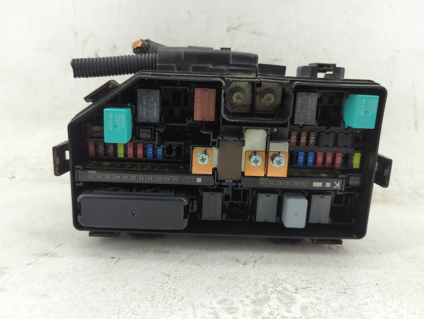 2015-2016 Honda Cr-V Fusebox Fuse Box Panel Relay Module P/N:T1W A010 Fits Fits 2015 2016 OEM Used Auto Parts - Oemusedautop