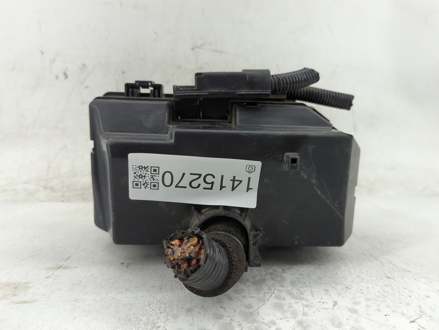 2015-2016 Honda Cr-V Fusebox Fuse Box Panel Relay Module P/N:T1W A010 Fits Fits 2015 2016 OEM Used Auto Parts - Oemusedautop
