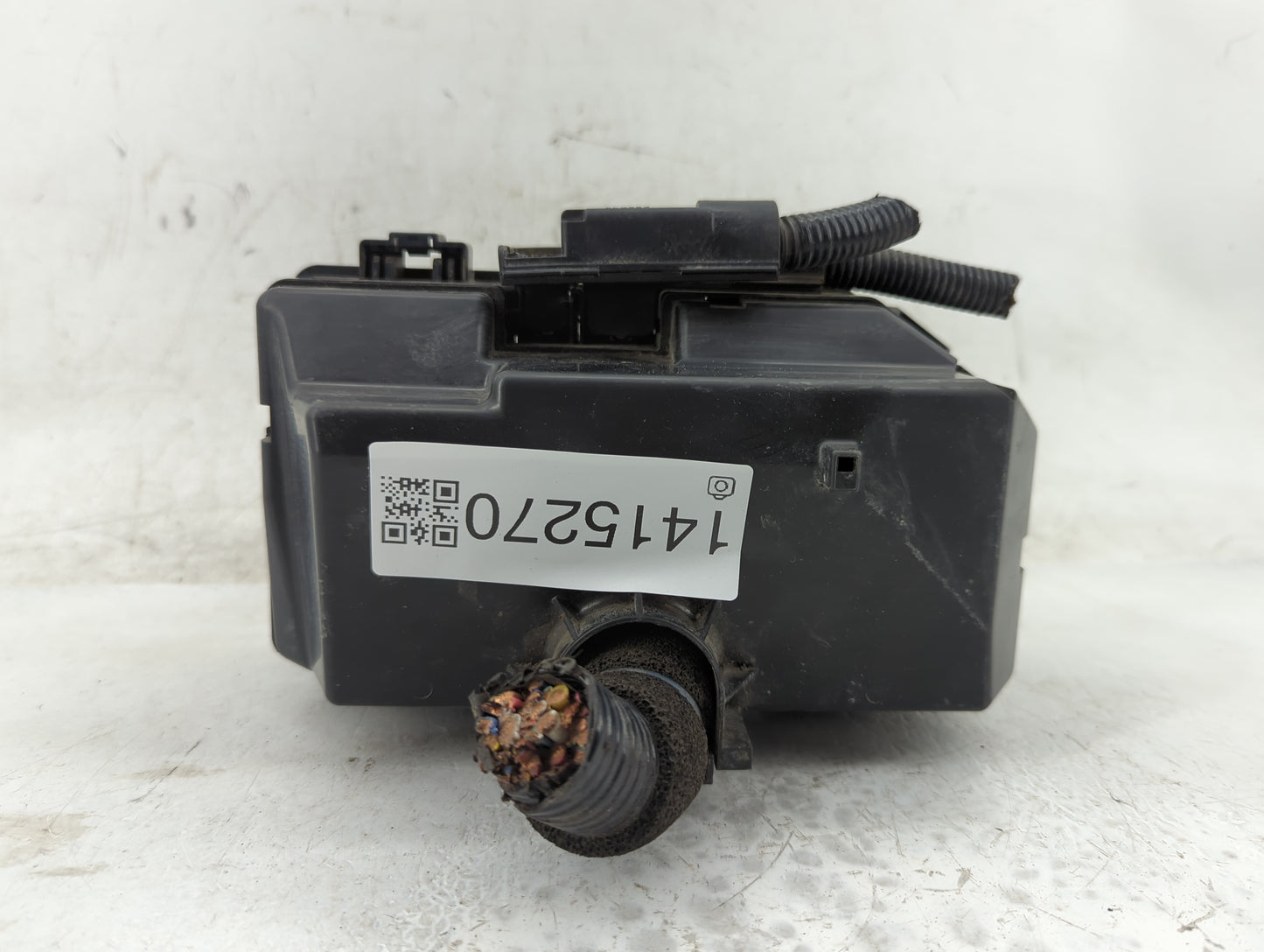 2015-2016 Honda Cr-V Fusebox Fuse Box Panel Relay Module P/N:T1W A010 Fits Fits 2015 2016 OEM Used Auto Parts - Oemusedautop