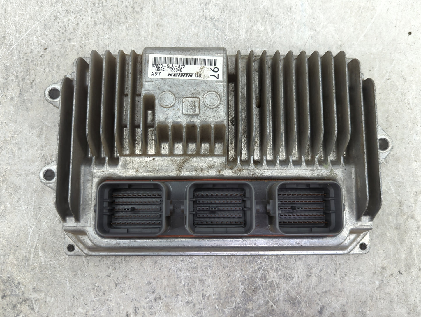 2015 Honda Cr-V PCM Engine Control Computer ECU ECM PCU OEM P/N:37820-5LA-A72 G564-128040 Fits OEM Used Auto Parts - Oemused