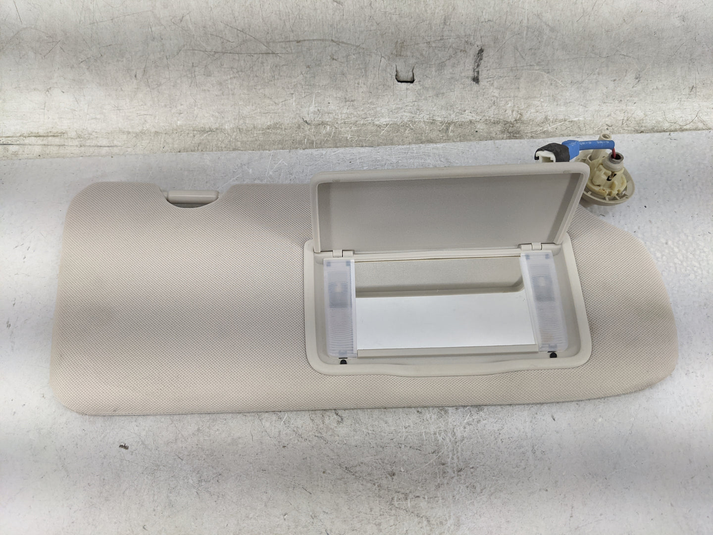 2015-2016 Honda Cr-V Sun Visor Shade Replacement Passenger Right Mirror Fits Fits 2015 2016 OEM Used Auto Parts - Oemusedaut