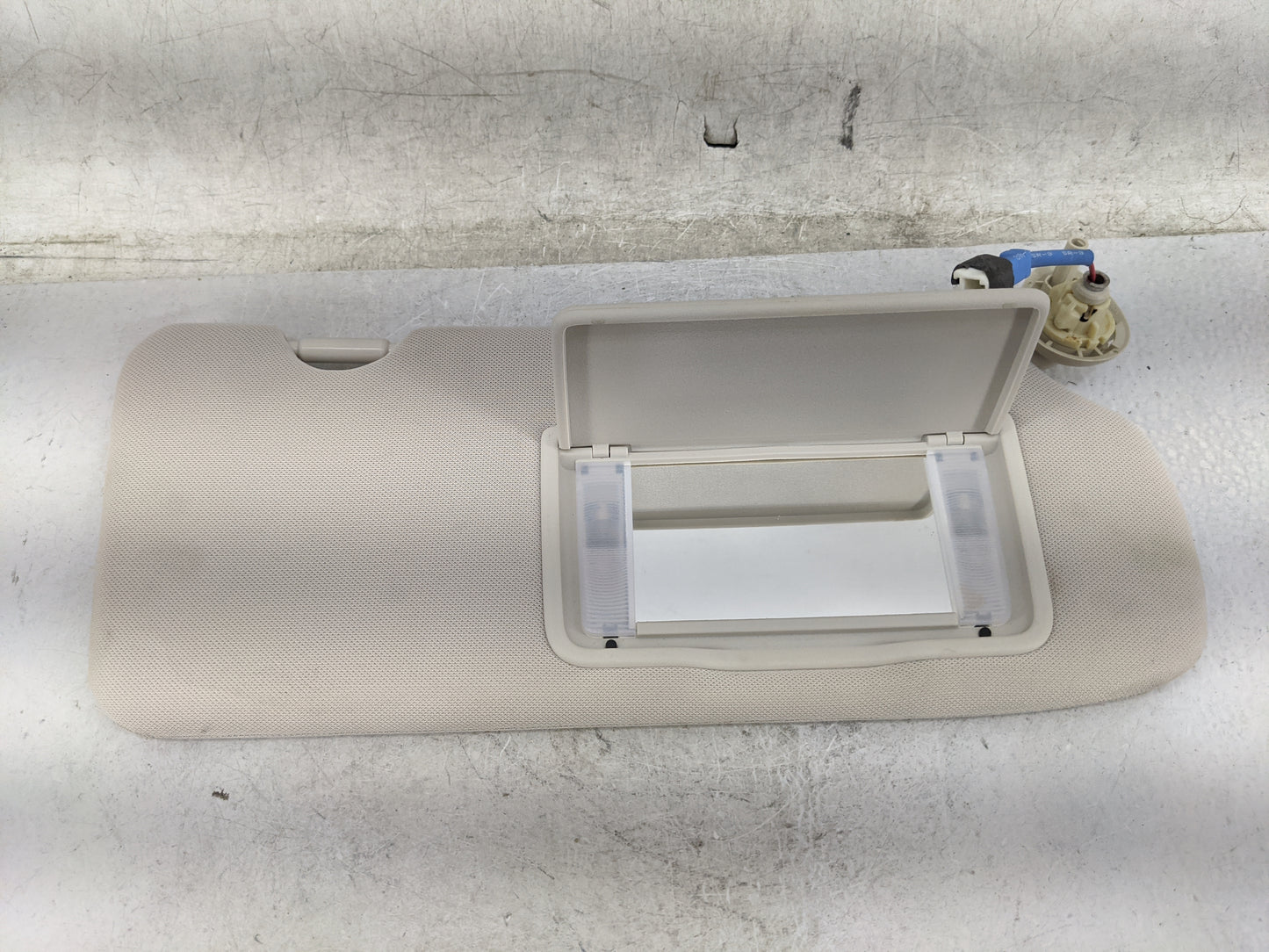 2015-2016 Honda Cr-V Sun Visor Shade Replacement Passenger Right Mirror Fits Fits 2015 2016 OEM Used Auto Parts - Oemusedaut
