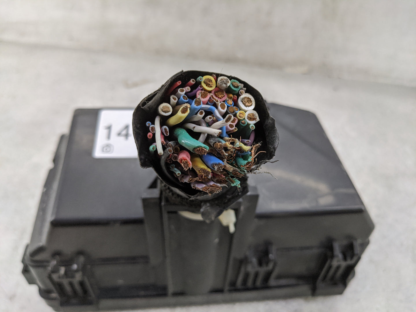 2015 Honda Cr-V Fusebox Fuse Box Panel Relay Module P/N:TZ4 A011 AO 291R303W7R Fits OEM Used Auto Parts - Oemusedautoparts1.
