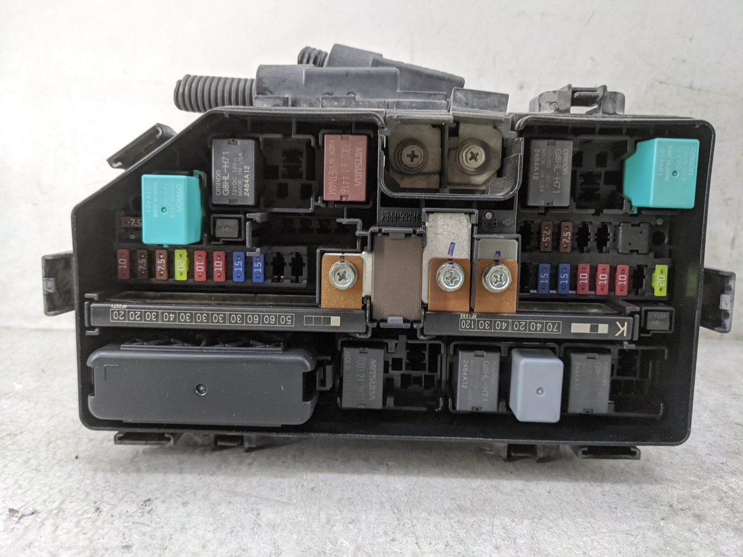 2015-2016 Honda Cr-V Fusebox Fuse Box Panel Relay Module P/N:311120140812 Fits Fits 2015 2016 OEM Used Auto Parts - Oemuseda