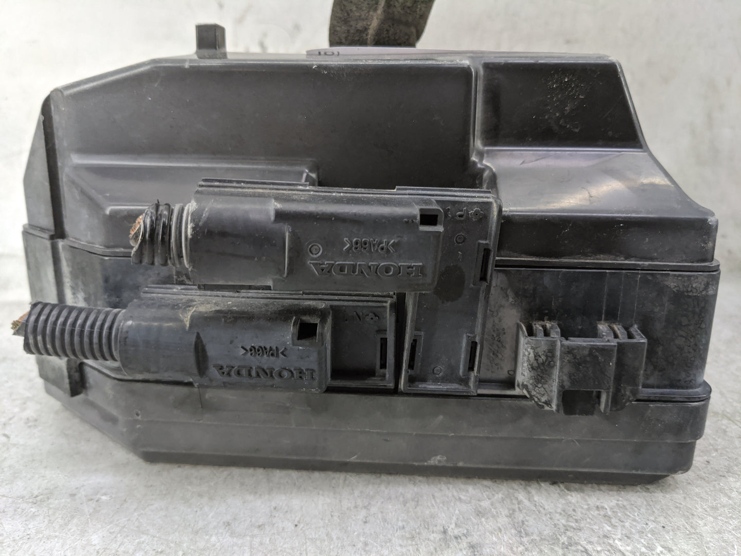 2015-2016 Honda Cr-V Fusebox Fuse Box Panel Relay Module P/N:311120140812 Fits Fits 2015 2016 OEM Used Auto Parts - Oemuseda
