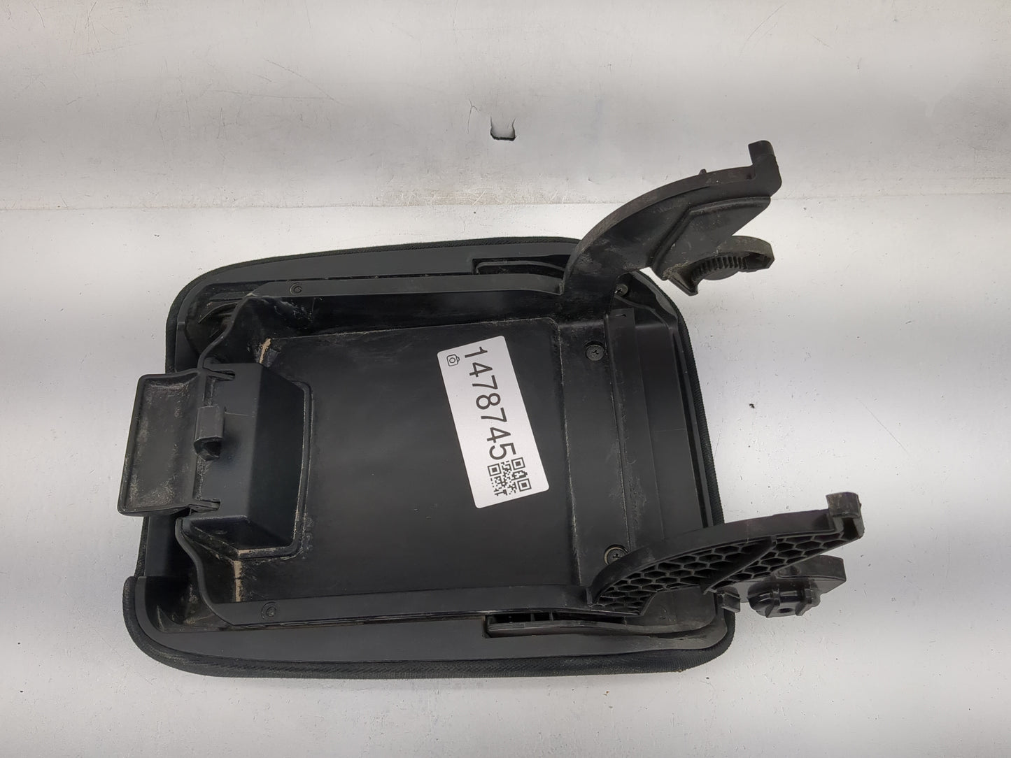 2015 Honda Cr-V Center Console Armrest Cover Lid Fits OEM Used Auto Parts - Oemusedautoparts1.com