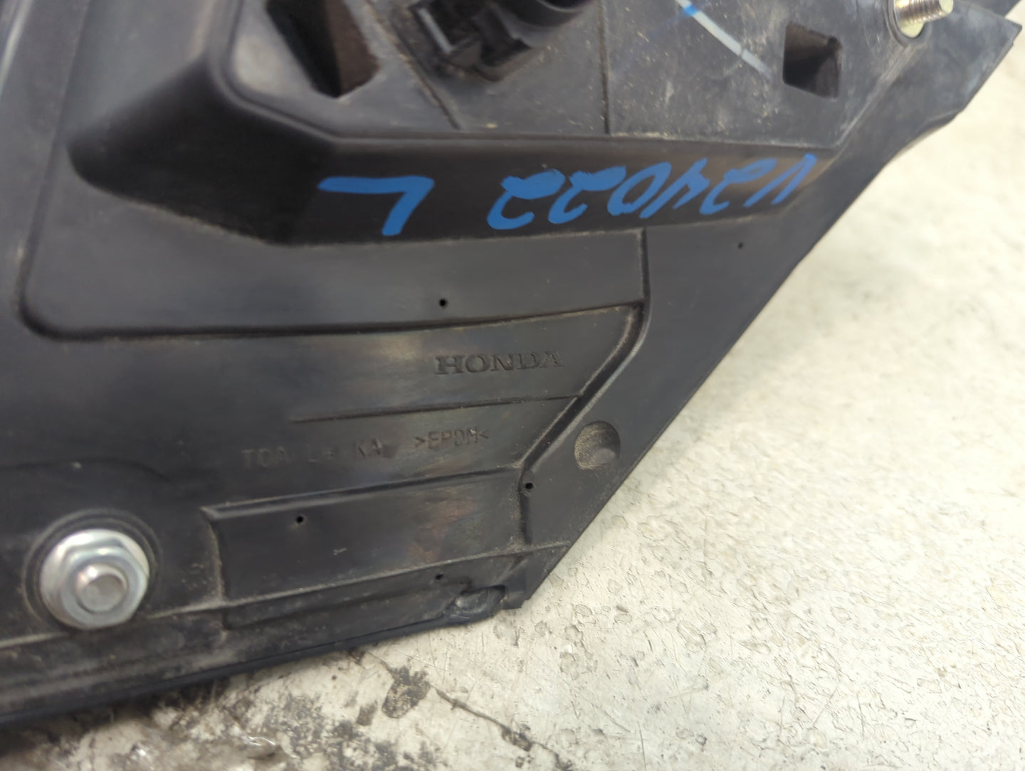 2012-2016 Honda Cr-V Driver Side View Mirror - Left Door Mirror OEM Used - Oemusedautoparts1.com