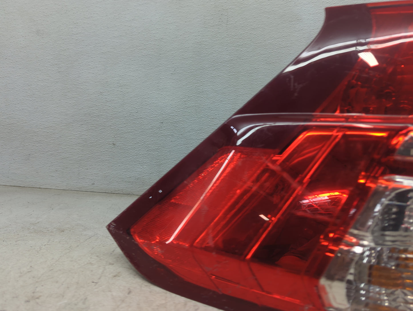 2015-2016 Honda Cr-V Tail Light Assembly Driver Left OEM P/N:UB09EZ TIWX, A0 Fits Fits 2015 2016 OEM Used Auto Parts - Oemus