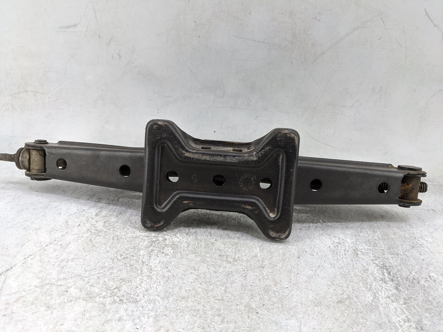 2015 Honda Cr-v Spare Scissor Car Jack Black - Oemusedautoparts1.com