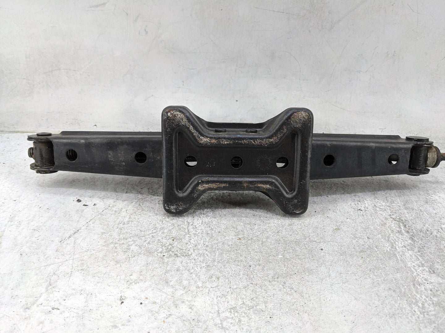 2015 Honda Cr-v Spare Scissor Car Jack 1480183 - Oemusedautoparts1.com