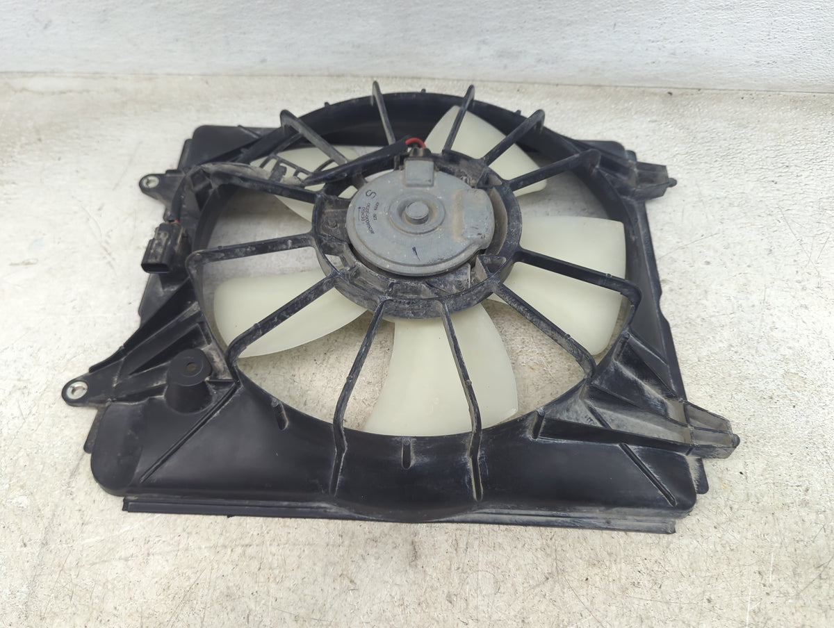 2015-2016 Honda Cr-V Electric Radiator Cooling Fan Motor Assembly P/N:AE2680002230 Fits Fits 2015 2016 OEM Used Auto Parts -