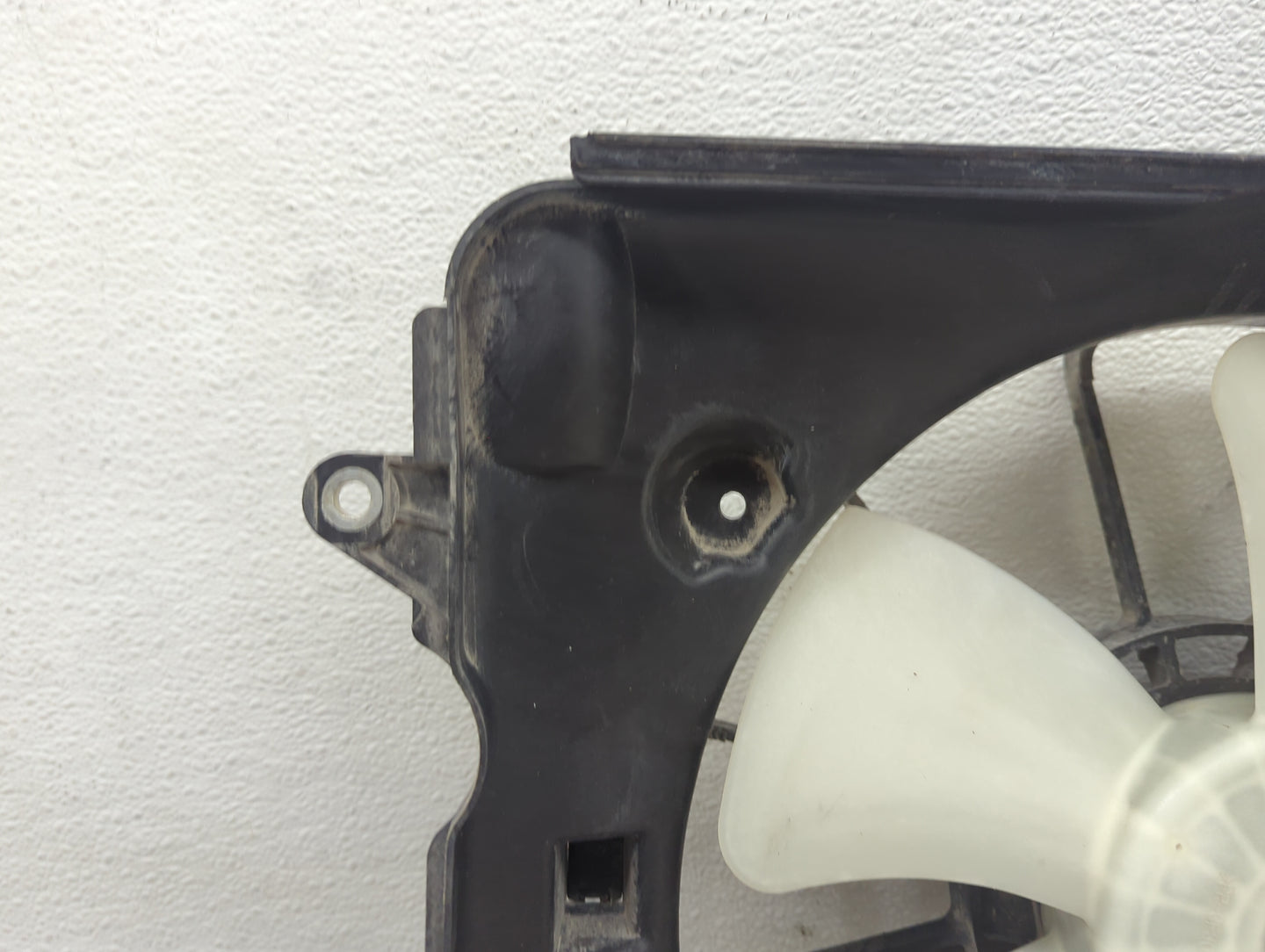 2015-2016 Honda Cr-V Electric Radiator Cooling Fan Motor Assembly P/N:AE2680002230 Fits Fits 2015 2016 OEM Used Auto Parts -