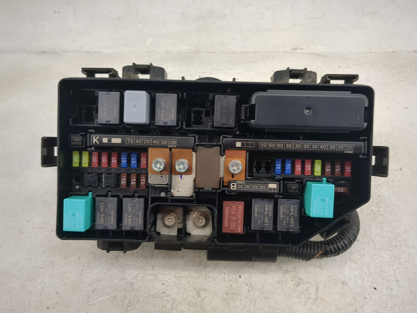 2015-2016 Honda Cr-V Fusebox Fuse Box Panel Relay Module P/N:311120141126 Fits Fits 2015 2016 OEM Used Auto Parts - Oemuseda
