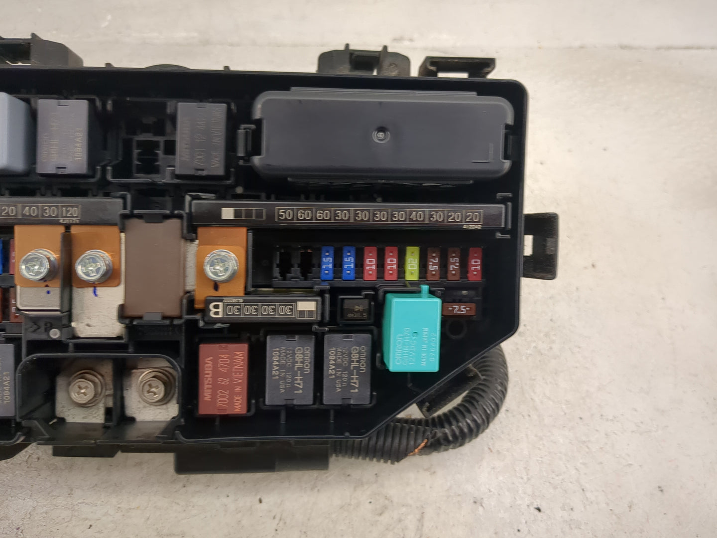 2015-2016 Honda Cr-V Fusebox Fuse Box Panel Relay Module P/N:311120141126 Fits Fits 2015 2016 OEM Used Auto Parts - Oemuseda