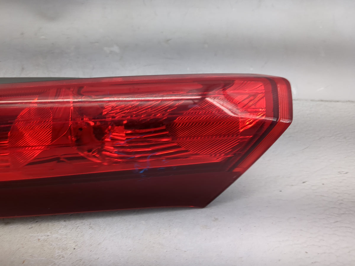2015-2016 Honda Cr-v Passenger Right Side Deck Lid Mounted Tail Light 1512060 - Oemusedautoparts1.com