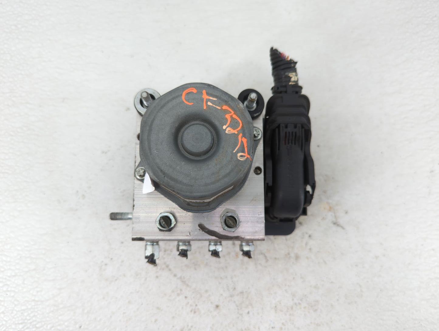 2015-2016 Honda Cr-V ABS Pump Control Module Replacement P/N:57110-T1X-A130-M1 Fits Fits 2015 2016 OEM Used Auto Parts - Oem