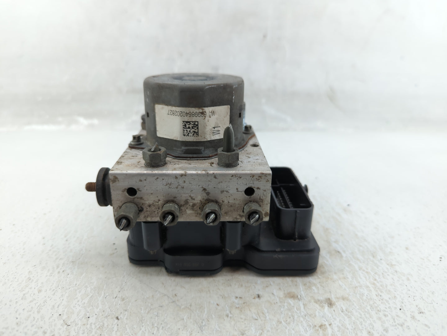 2015-2016 Honda Cr-V ABS Pump Control Module Replacement P/N:57110-T1W-A120-M1 Fits Fits 2015 2016 OEM Used Auto Parts - Oem