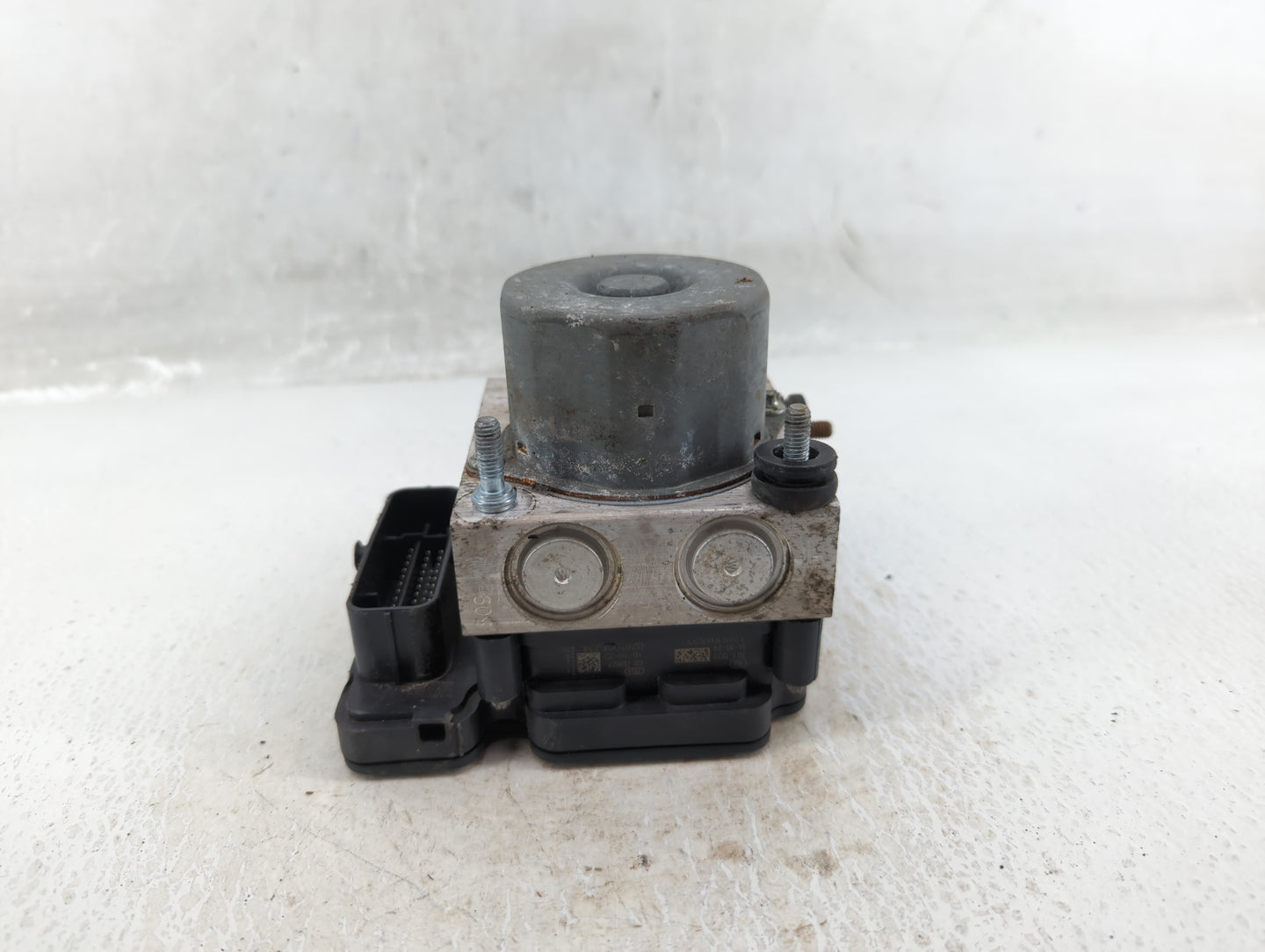 2015-2016 Honda Cr-V ABS Pump Control Module Replacement P/N:57110-T1W-A120-M1 Fits Fits 2015 2016 OEM Used Auto Parts - Oem