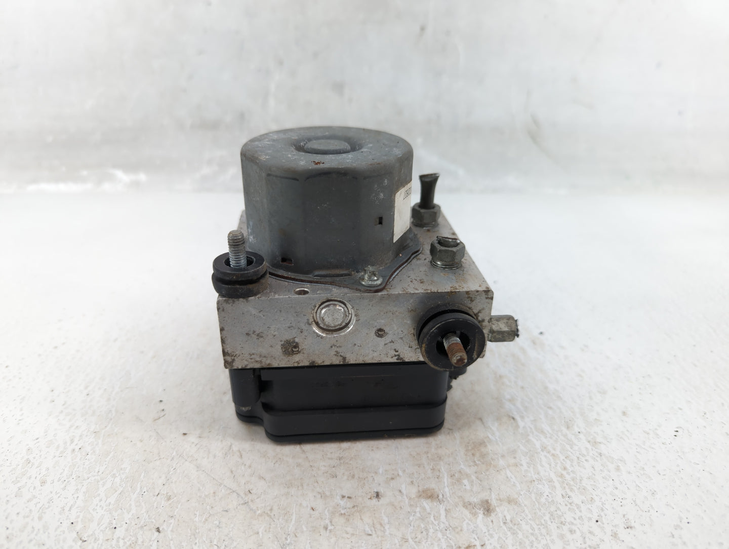 2015-2016 Honda Cr-V ABS Pump Control Module Replacement P/N:57110-T1W-A120-M1 Fits Fits 2015 2016 OEM Used Auto Parts - Oem