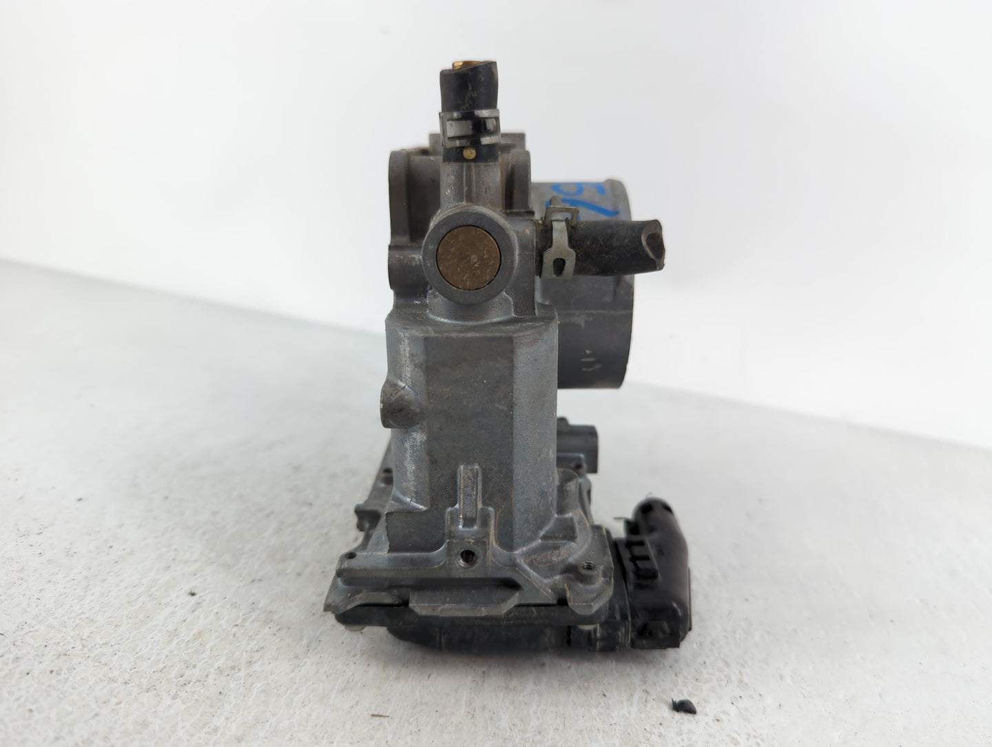 2015-2019 Honda Cr-V Throttle Body P/N:U38494069750 Fits Fits 2013 2014 2015 2016 2017 2018 2019 2020 2021 2022 OEM Used Aut