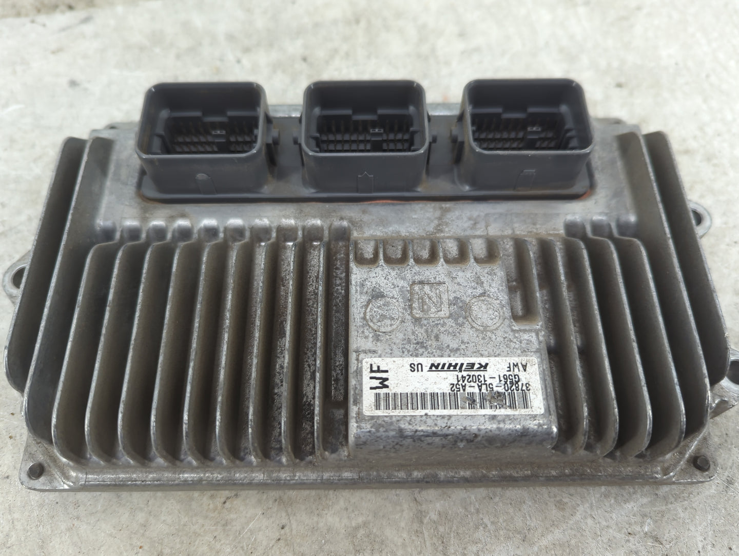 2015 Honda Crv PCM Engine Control Computer ECU ECM PCU OEM P/N:37820-5LA-A52 G561-130241 Fits OEM Used Auto Parts - Oemuseda