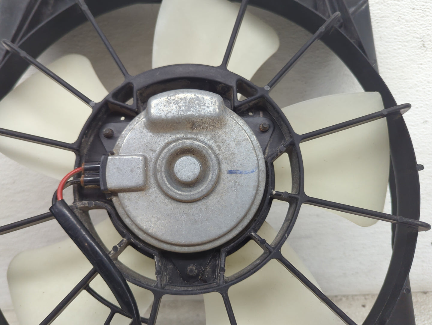 2015 Honda Crv Electric Radiator Cooling Fan Motor Assembly Fits Fits 2016 OEM Used Auto Parts - Oemusedautoparts1.com