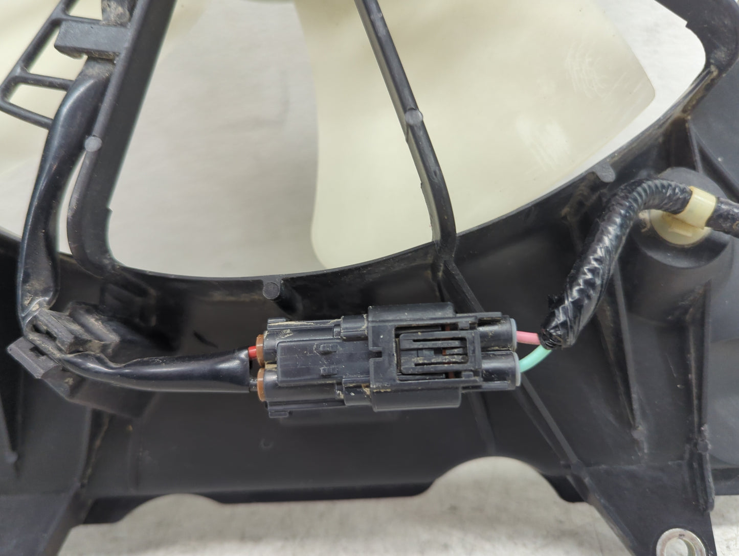 2015 Honda Crv Electric Radiator Cooling Fan Motor Assembly Fits Fits 2016 OEM Used Auto Parts - Oemusedautoparts1.com
