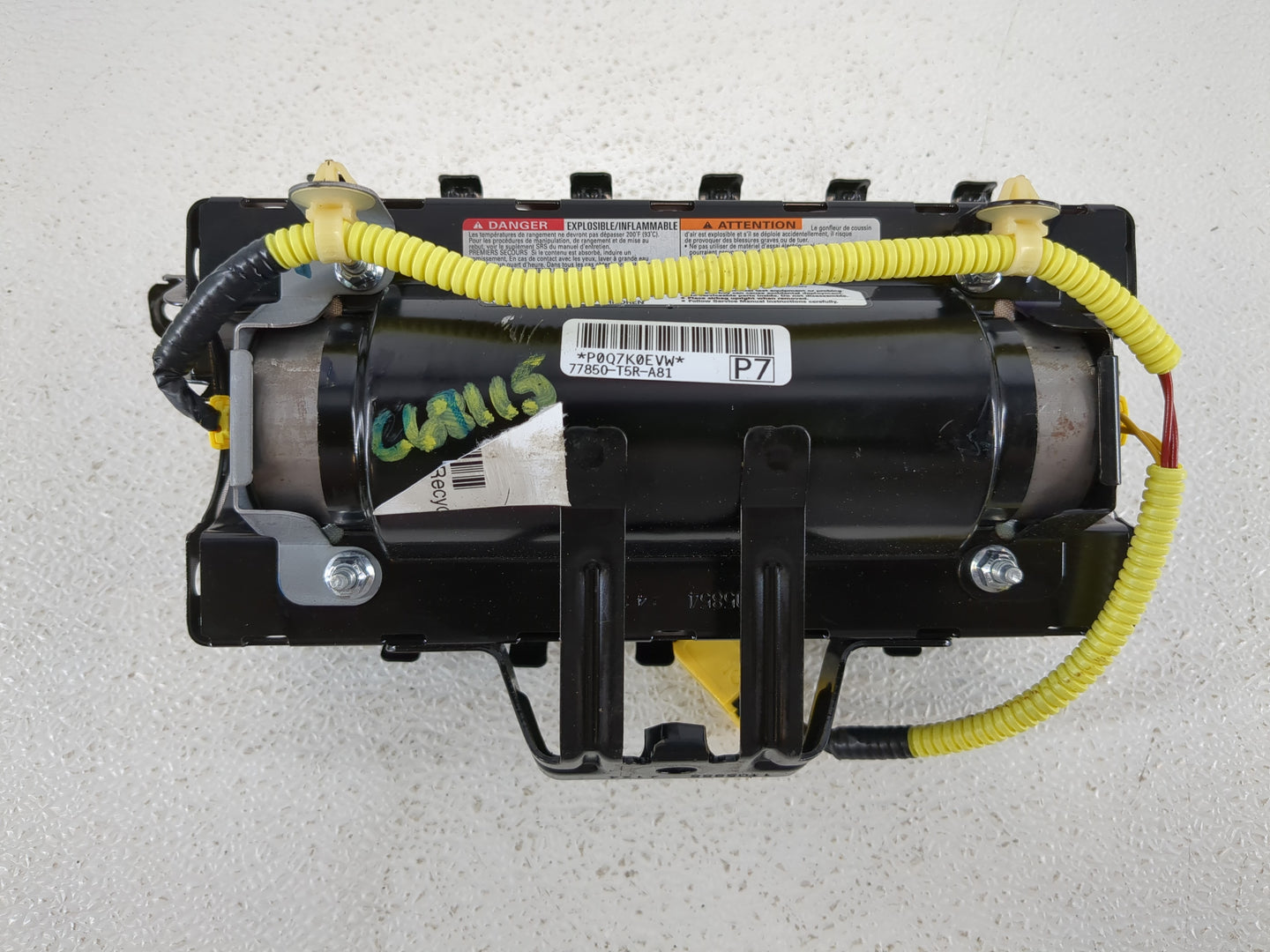 2015-2020 Honda Fit Air Bag Passenger Right Dashboard OEM P/N:77850-T5R-A81 Fits Fits 2015 2016 2017 2018 2019 2020 OEM Used