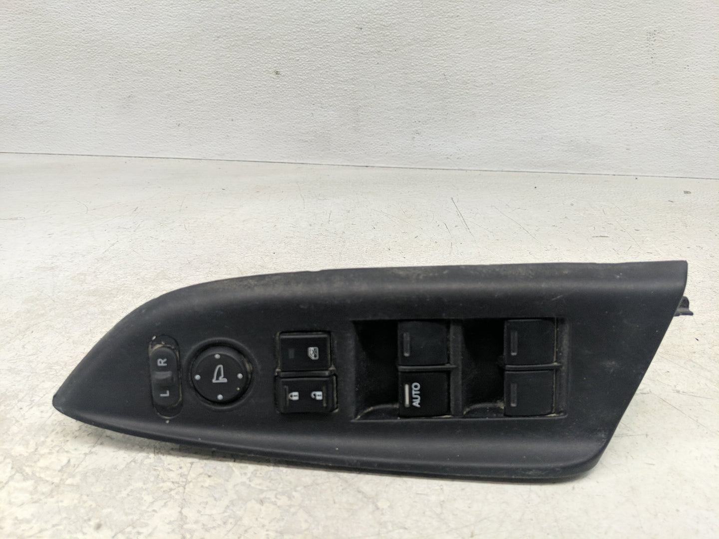 2015-2020 Honda Fit Master Power Window Switch Replacement Driver Side Left P/N:35750-T5R-A112-M1-07 T5A E010 Fits OEM Used 