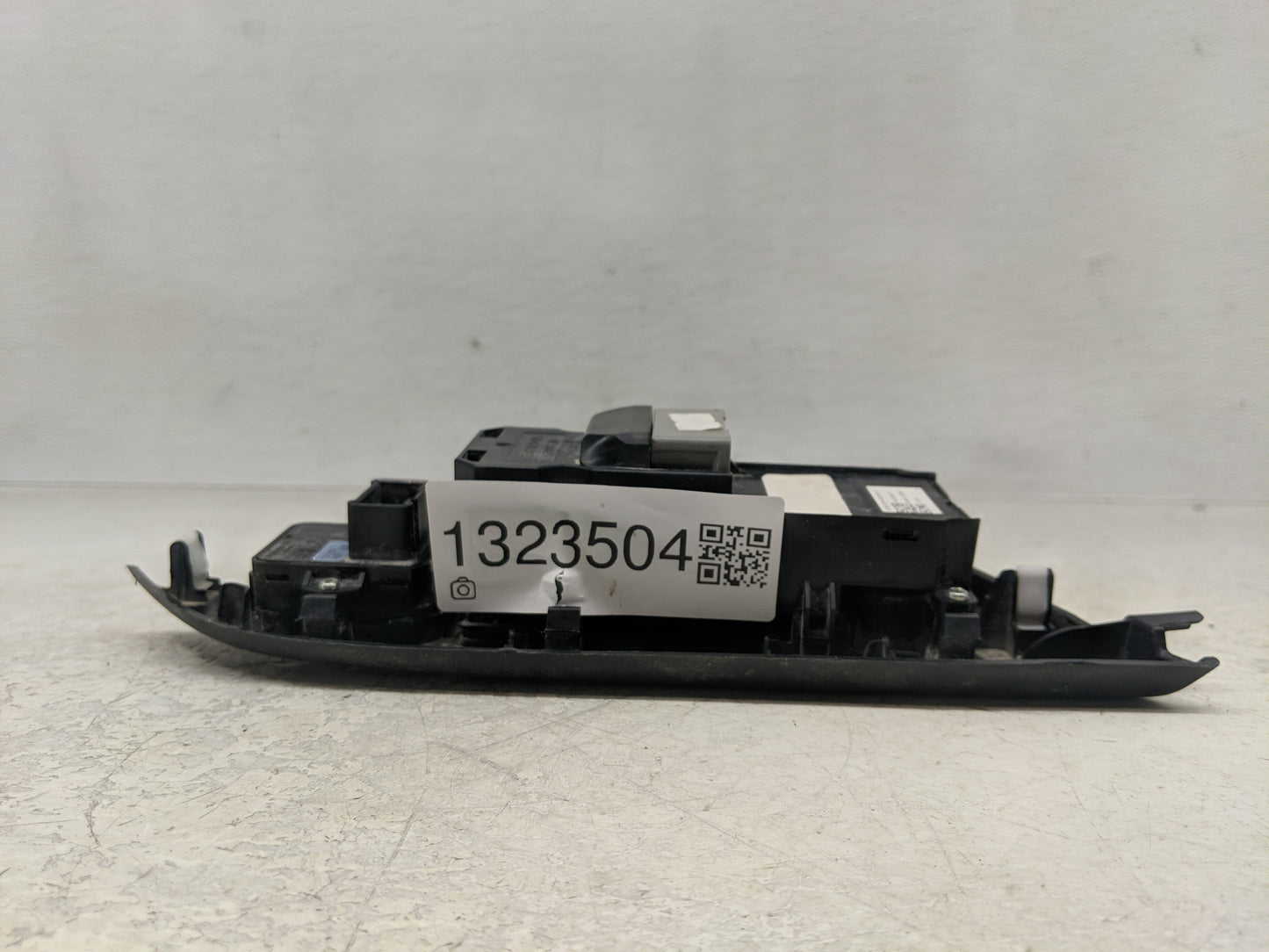 2015-2020 Honda Fit Master Power Window Switch Replacement Driver Side Left P/N:35750-T5R-A112-M1-07 T5A E010 Fits OEM Used 