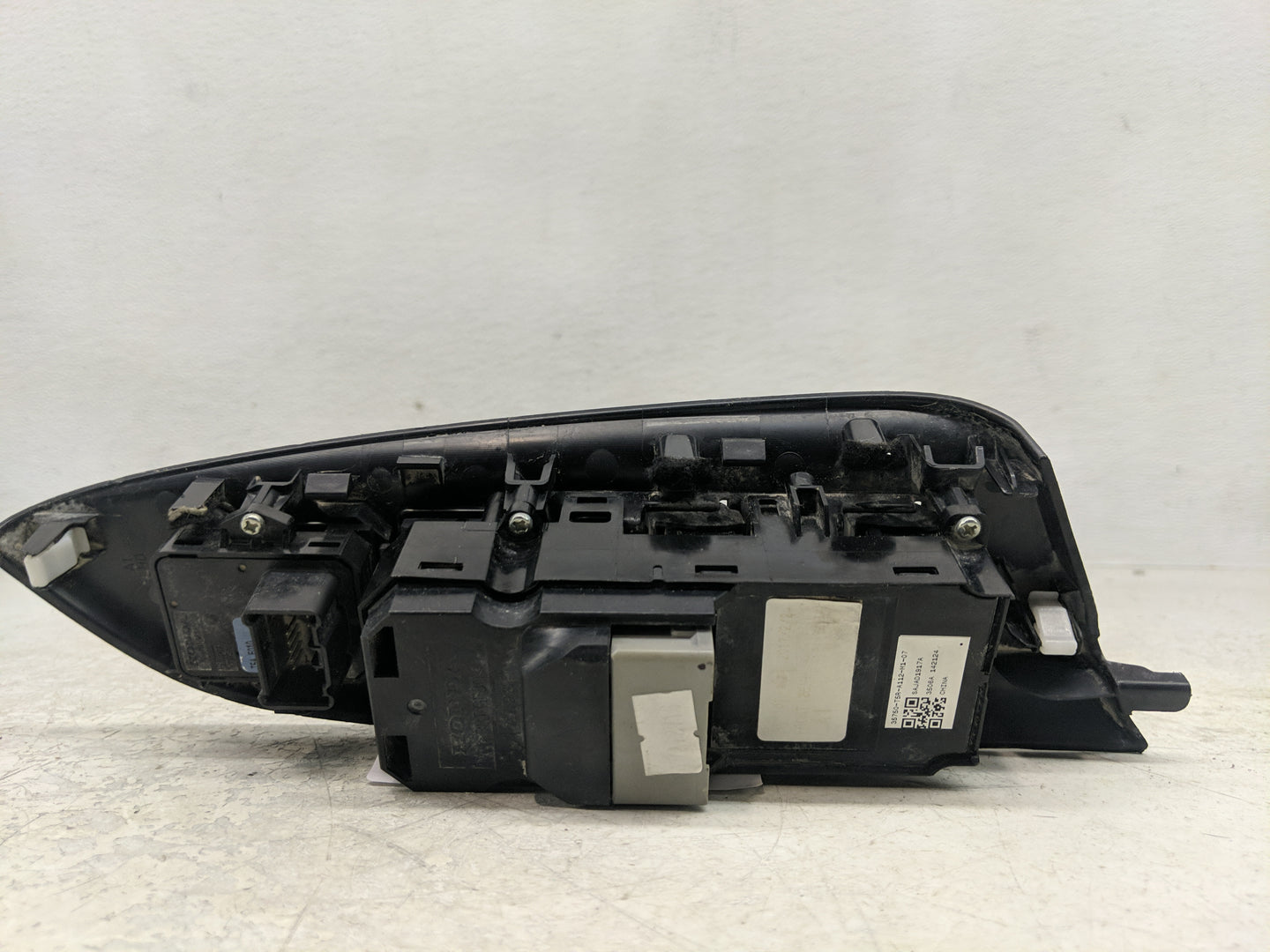 2015-2020 Honda Fit Master Power Window Switch Replacement Driver Side Left P/N:35750-T5R-A112-M1-07 T5A E010 Fits OEM Used 