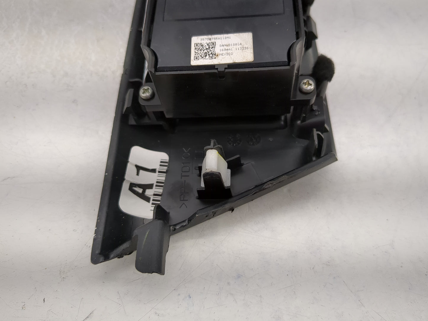 2015-2020 Honda Fit Master Power Window Switch Replacement Driver Side Left P/N:35750T5RA112M1 Fits OEM Used Auto Parts - Oe