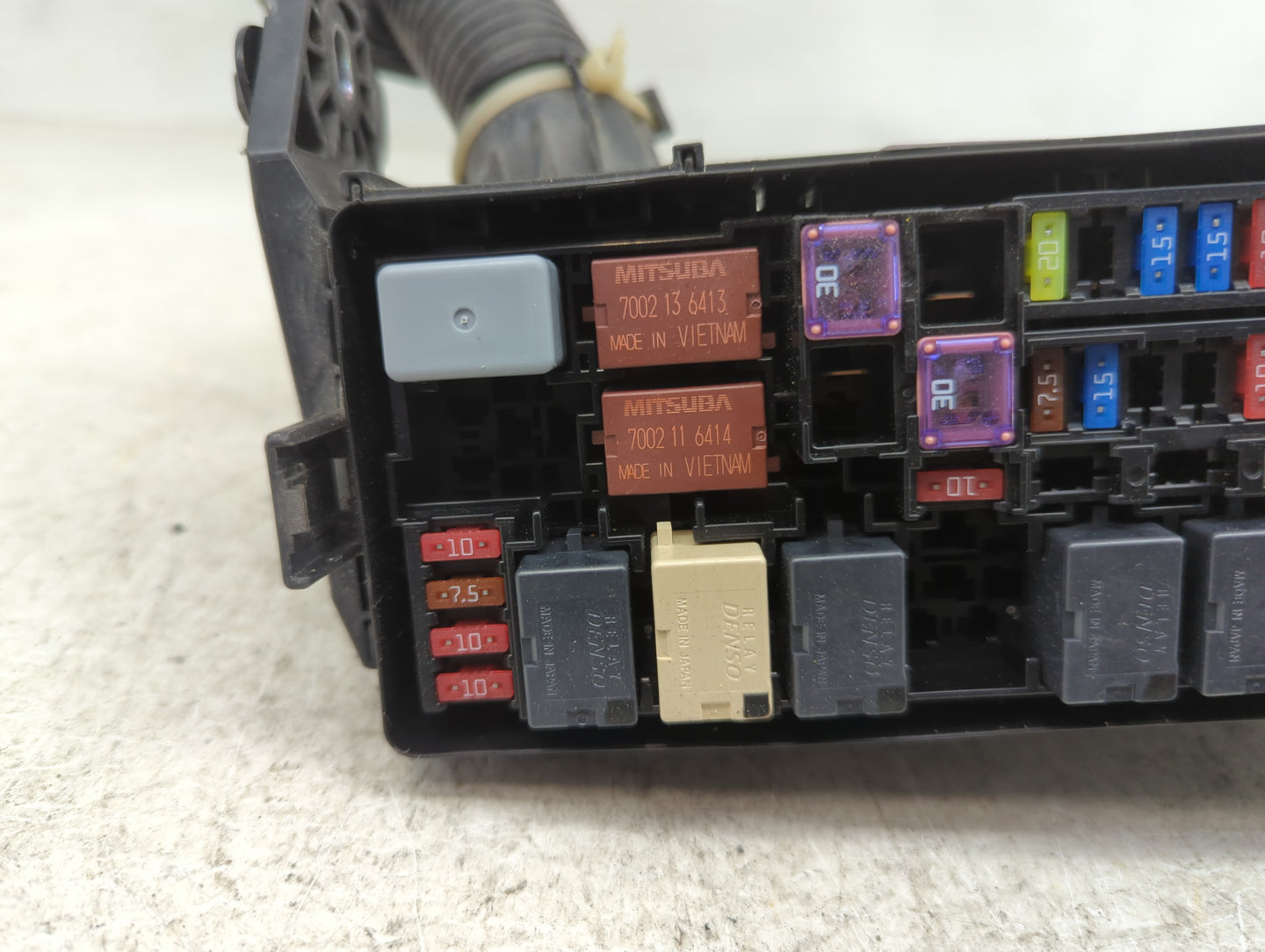 2015-2017 Honda Fit Fusebox Fuse Box Panel Relay Module P/N:G8HL-H71 2284A21 Fits Fits 2015 2016 2017 OEM Used Auto Parts - 