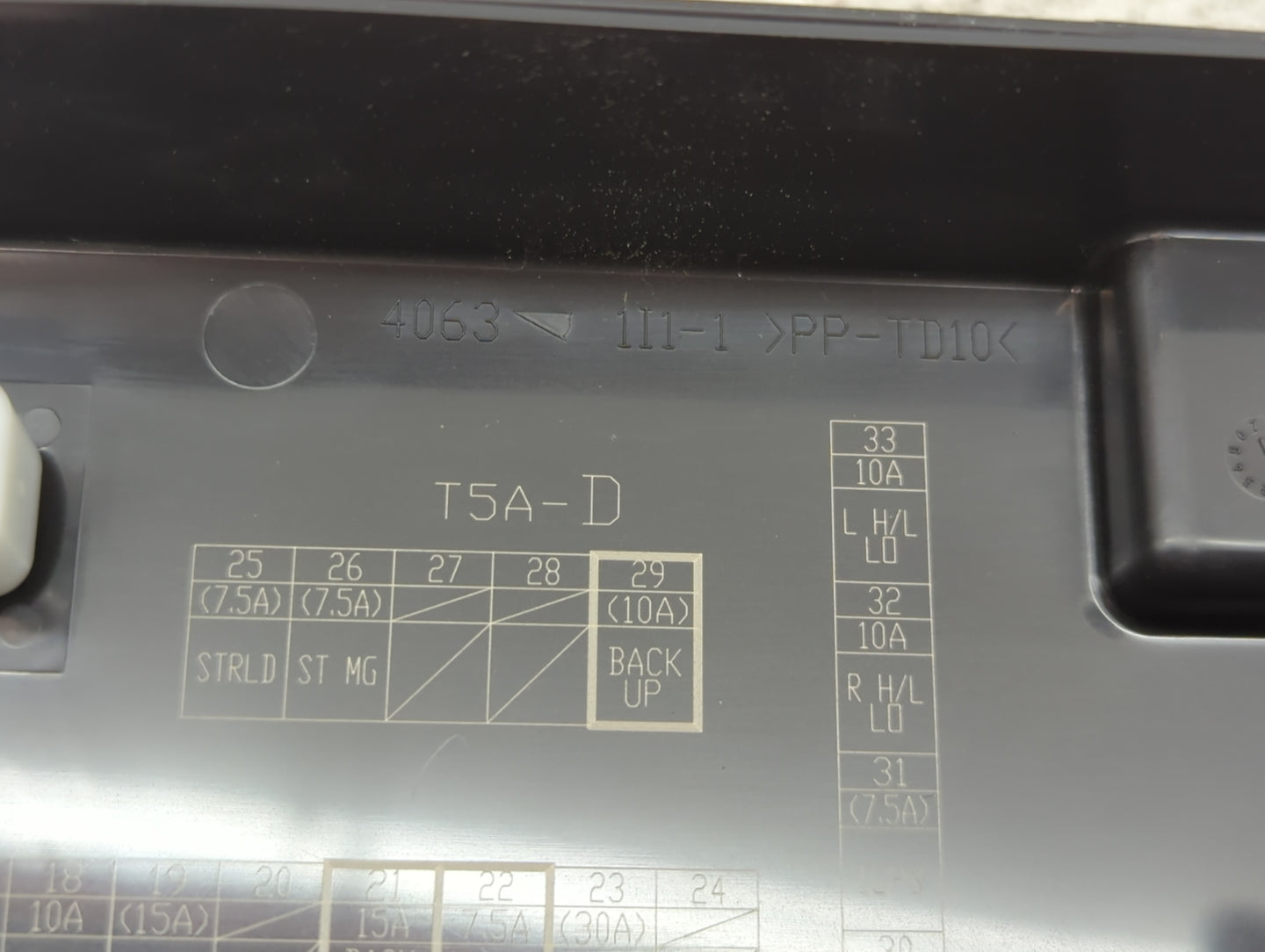 2015-2017 Honda Fit Fusebox Fuse Box Panel Relay Module P/N:G8HL-H71 2284A21 Fits Fits 2015 2016 2017 OEM Used Auto Parts - 