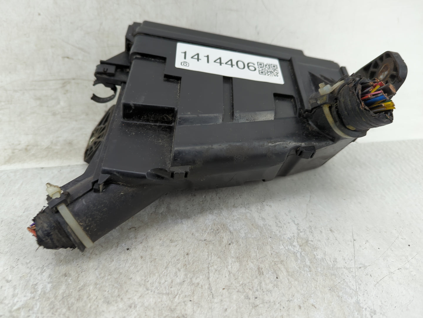 2015-2016 Honda Fit Fusebox Fuse Box Panel Relay Module Fits Fits 2015 2016 OEM Used Auto Parts - Oemusedautoparts1.com