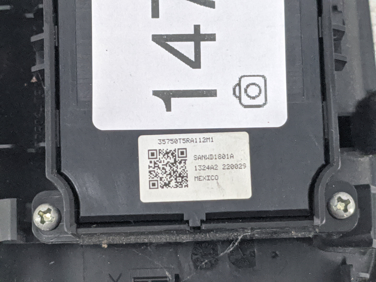 2015-2020 Honda Fit Master Power Window Switch Replacement Driver Side Left P/N:35750T5RA112M1 Fits OEM Used Auto Parts - Oe