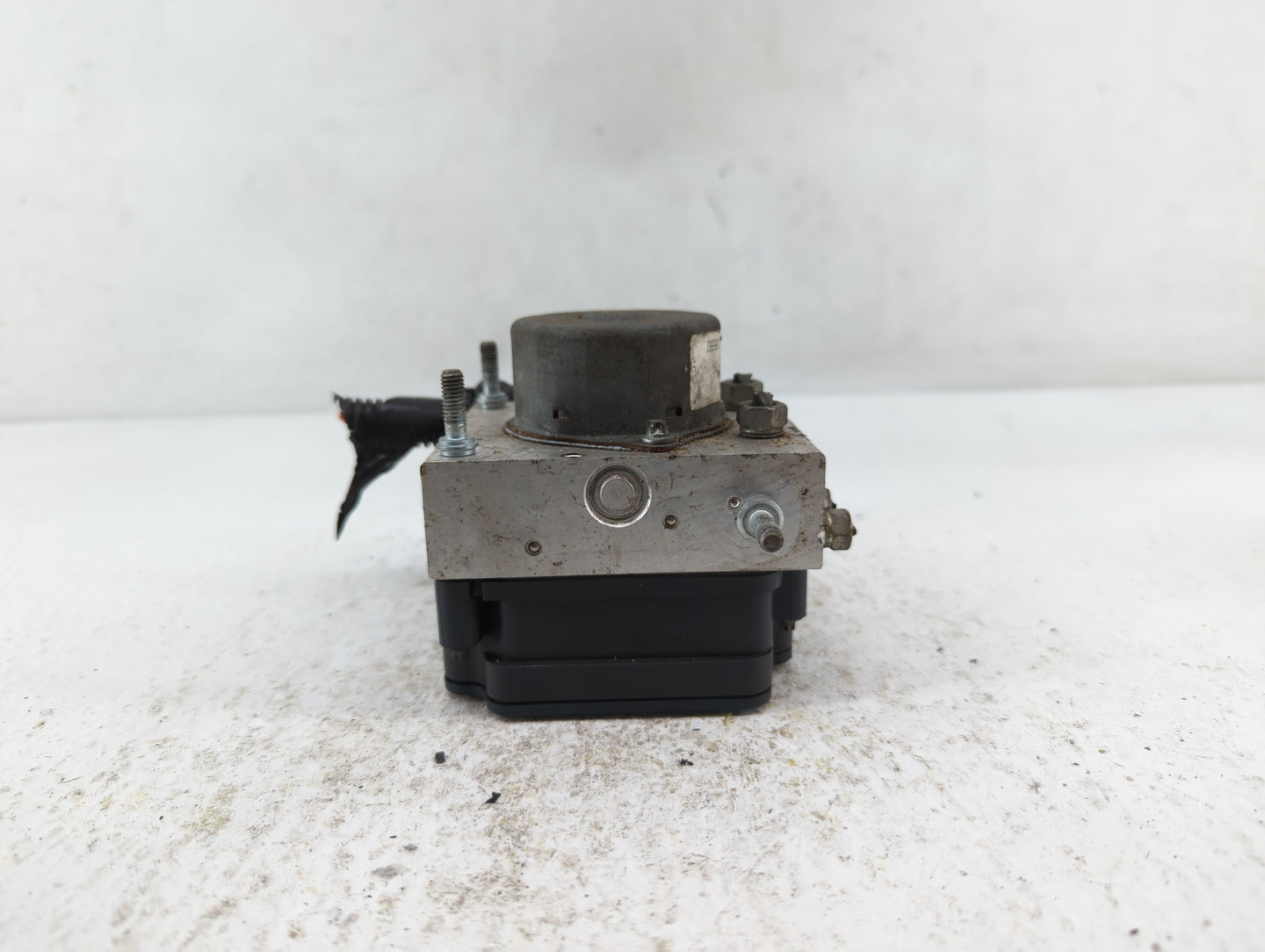2015-2016 Honda Fit ABS Pump Control Module Replacement P/N:57110-T5R-A012-M1 57110-T5R-A020-M1 Fits Fits 2015 2016 OEM Used