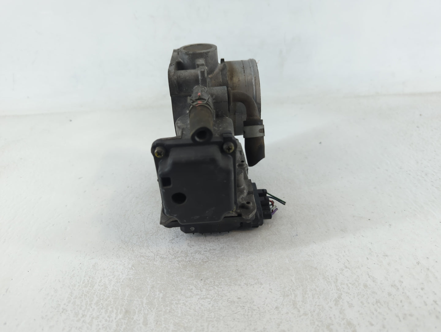 2015-2020 Honda Fit Throttle Body P/N:GMC1C M41118, 446499 Fits Fits 2015 2016 2017 2018 2019 2020 OEM Used Auto Parts - Oem
